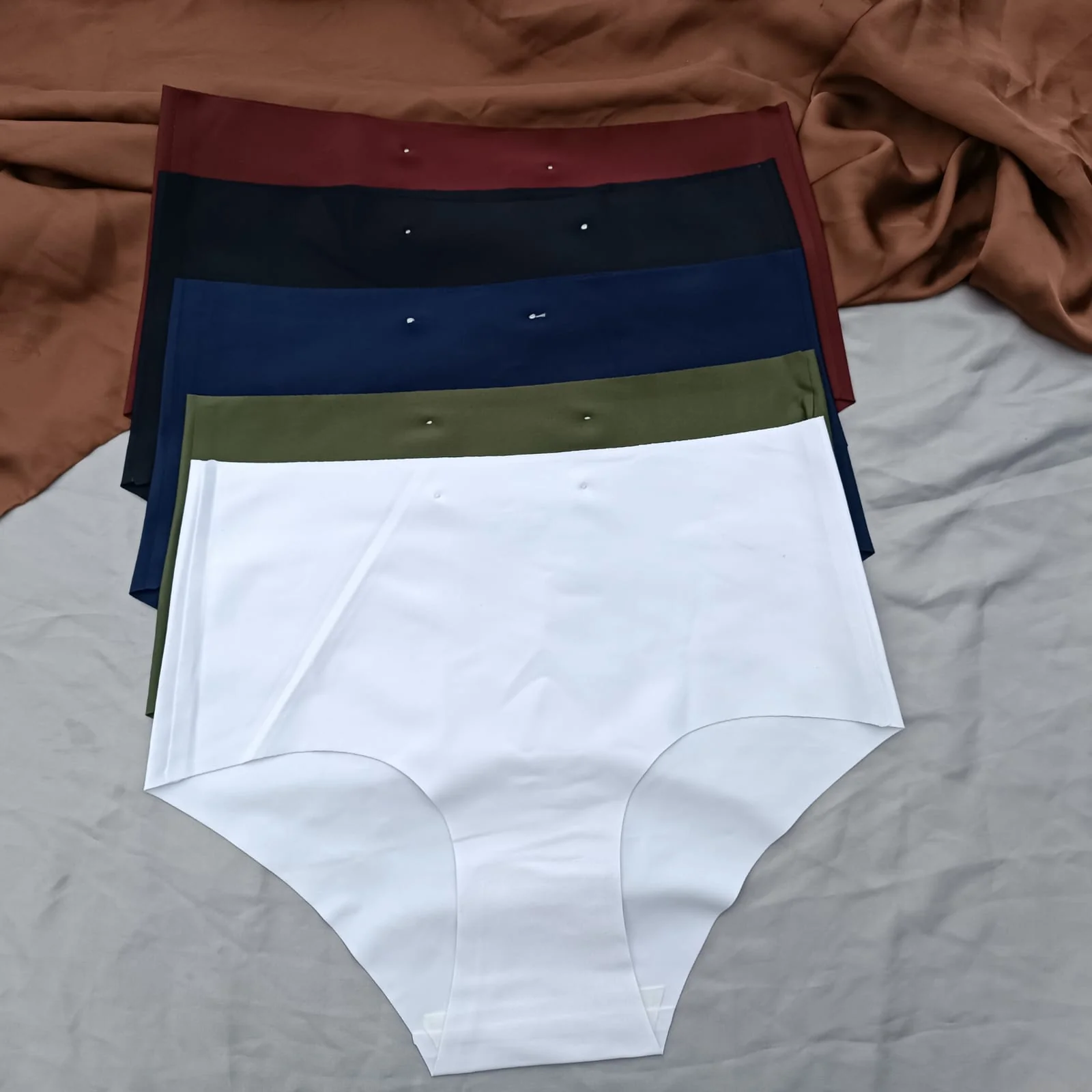 Simple Seamless Underwear