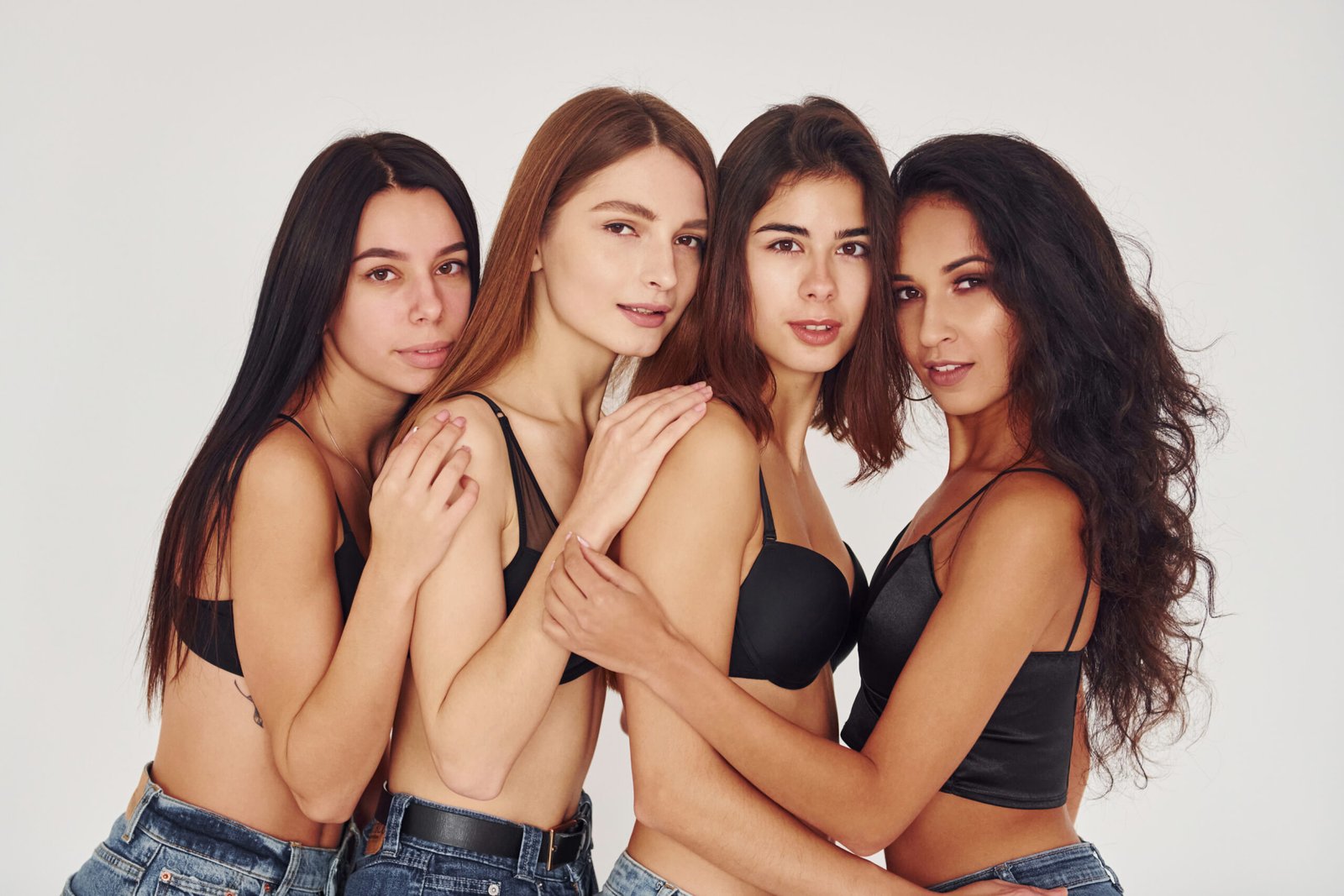 Bras for Teen Girls: What to Buy, How to Train Fitting Early