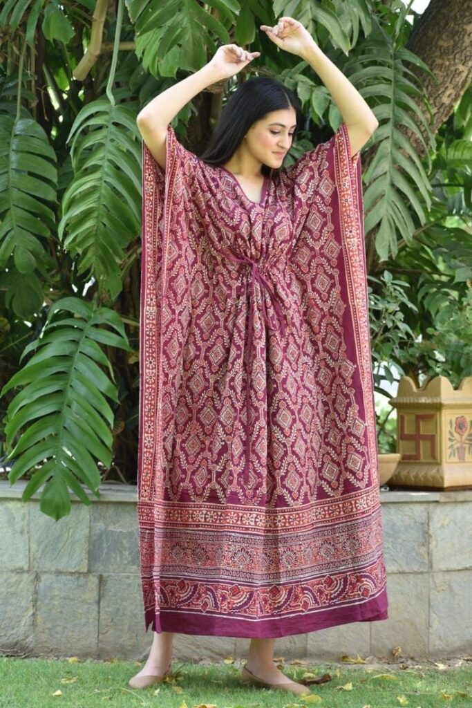 maroon kaftan for summer night